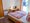 Pension Wiesenau | Doppelzimmer 4 - Doppelbett - Kleiderschrank - Kühlschrank - TV